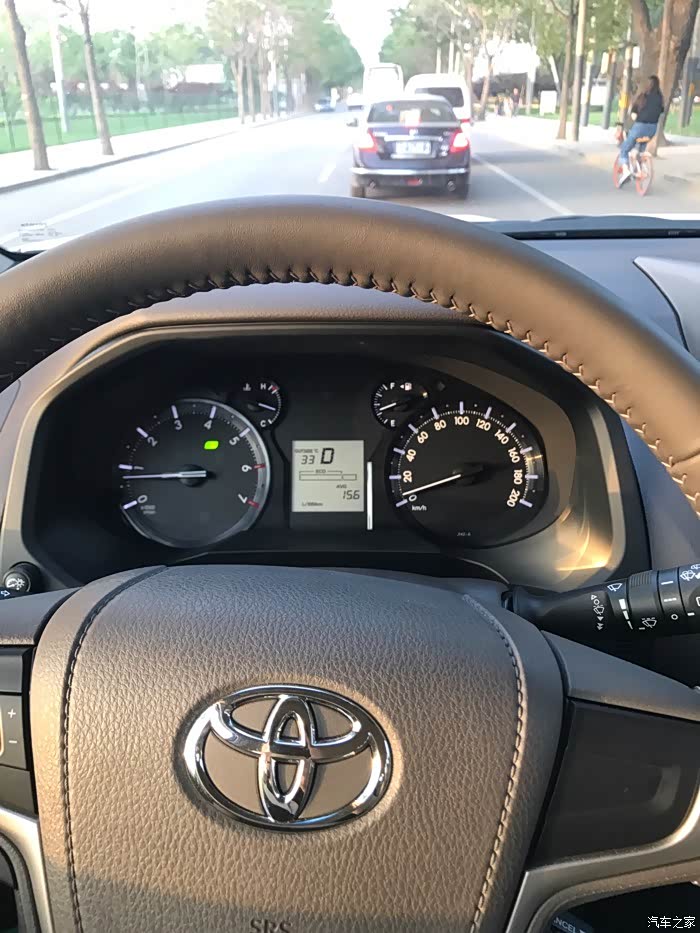 求教18款霸道中东4000和18款中规35仪表问题