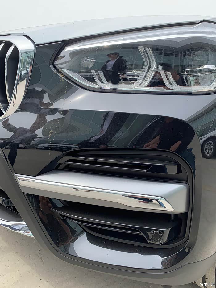 【图】最新 x3宣传册 新款不配备单独前雾灯 (新车图片添加中)_宝马x3