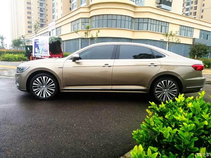 入手金色帕萨特生活总是要有一些惊喜