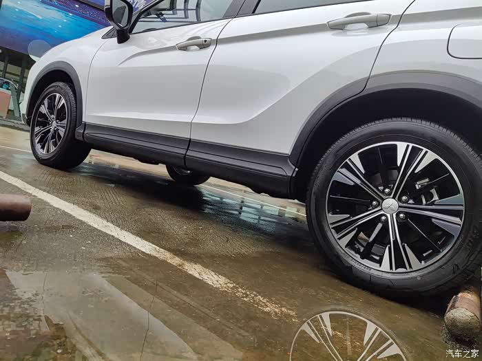 白小白--奕歌用车初感受。