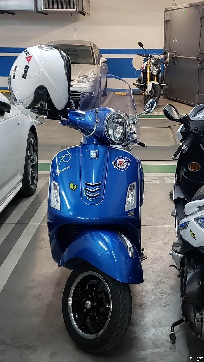 喜提vespa300 gts super tech水泥灰