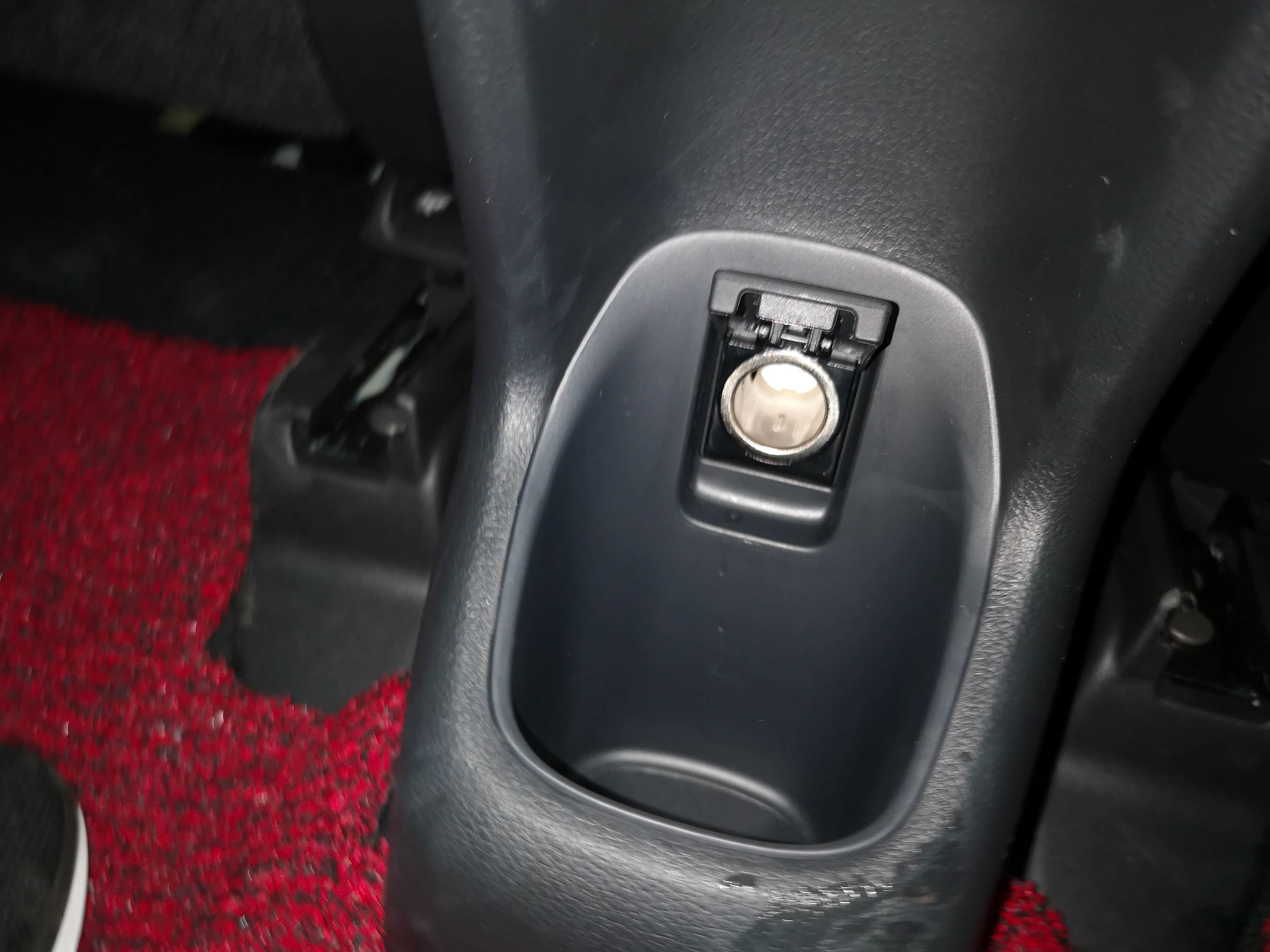 本田xrv18自动后排中央扶手问题