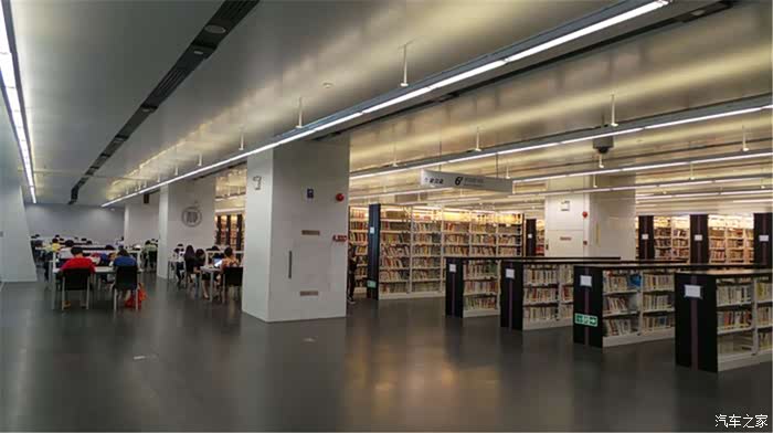 93 | 回复: 1 劲炫asx论坛 广州图书馆文化气息之游!第二层图书柜台.