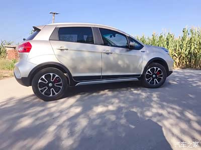 花瓣轮毂好看个性,符合年轻人的喜好