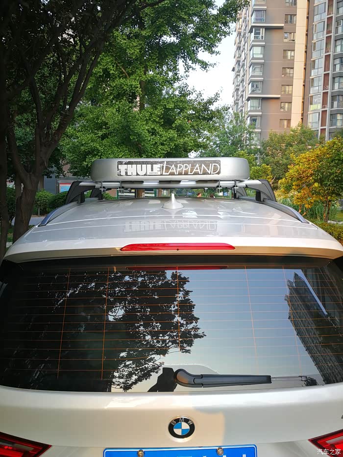 请问一下宝马2系多功能旅行车车顶是否可以加一个行李箱的啊