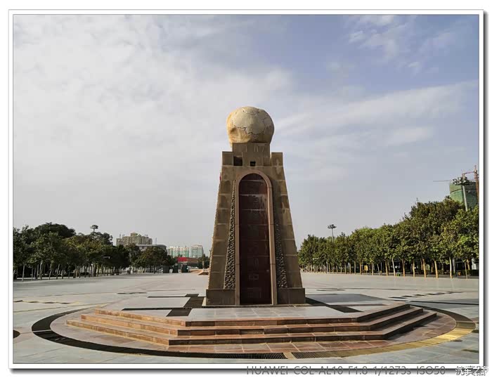 环新疆自驾游       今天的目的地是和田,走的路线是s16到麦盖提县转s