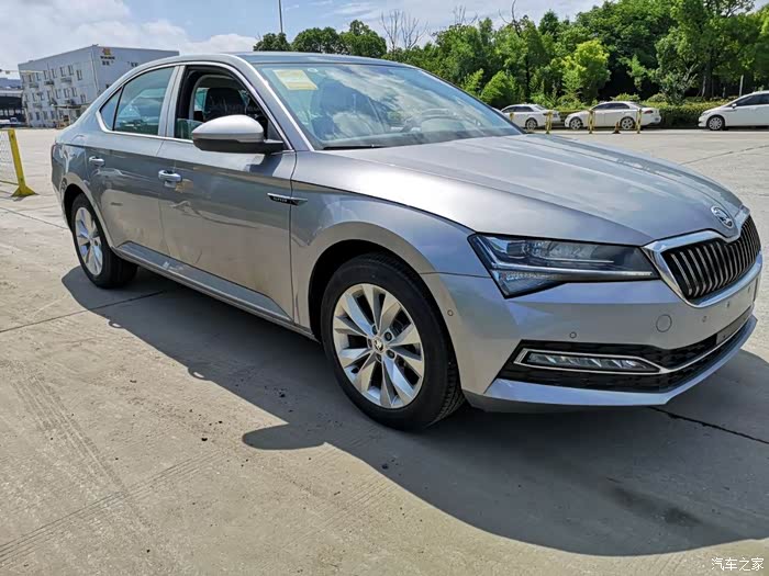 首提速派2019款330舒适版圣象灰