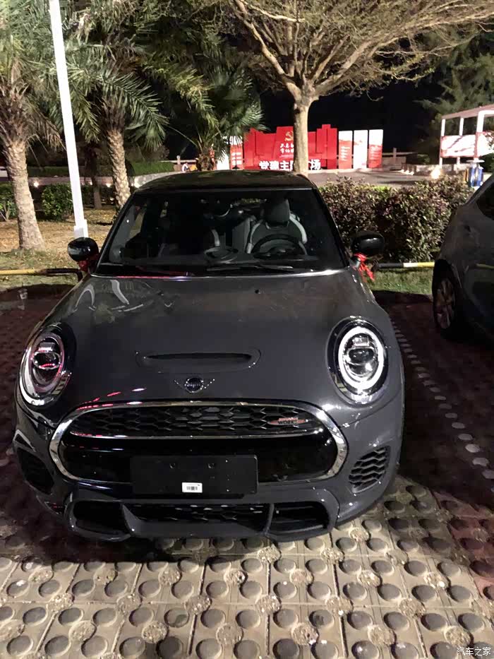 喜提19 mini cooper jcw 雷霆灰