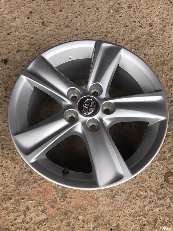 【图】出锐志原厂轮毂来看看_锐志论坛_汽车之家论坛