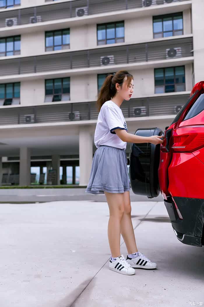 健 身少女的运动 之旅,怎能没有元ev相伴!