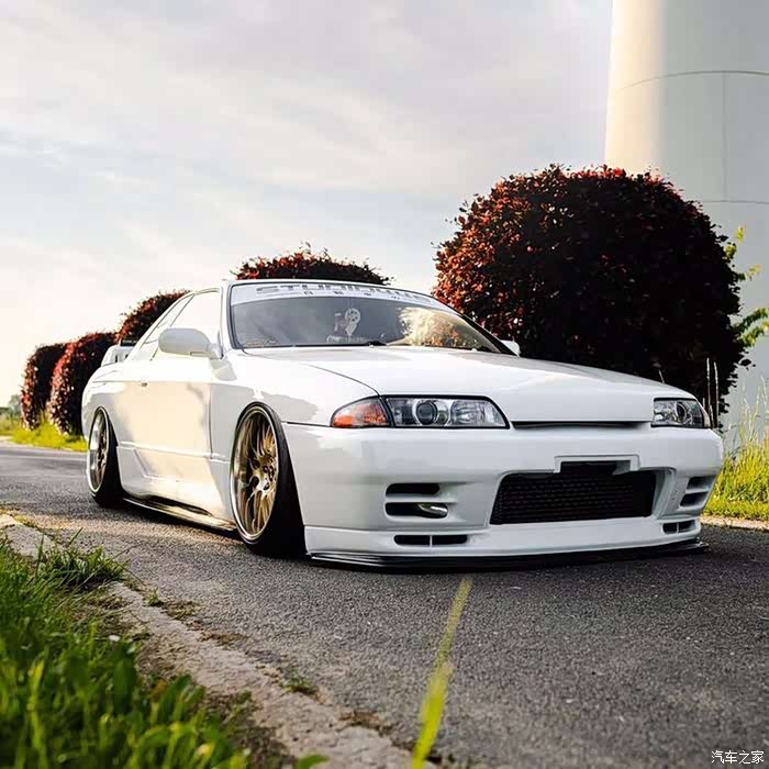 37 | 回复: 0 silvia论坛 白色的gtr帅到爆棚