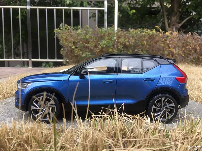 帅气十足的一抹焰影蓝-沃尔沃xc40