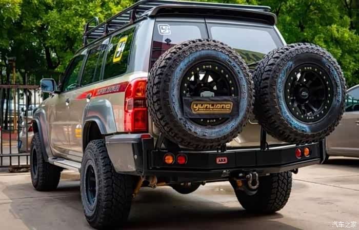 重装穿越越野改装途乐y61改装案例强大前后硬桥能力