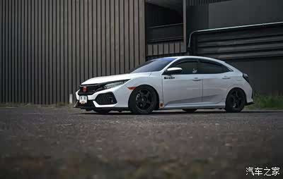 看看泰国spoon代理自家的这台十代本田思域两箱的改装欣赏!