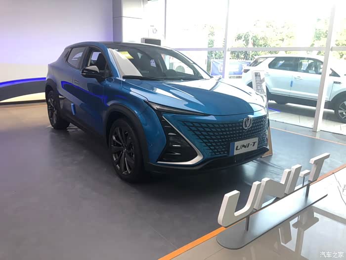 【图】到店看车unit时空蓝,爱了爱了_长安uni-t论坛_汽车之家论坛