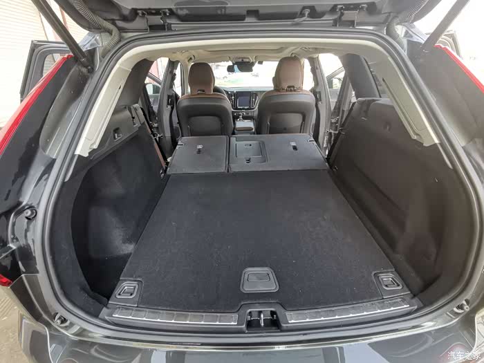 【图】测测xc60的后备箱,无意中发现了小秘密_沃尔沃xc60论坛_汽车之
