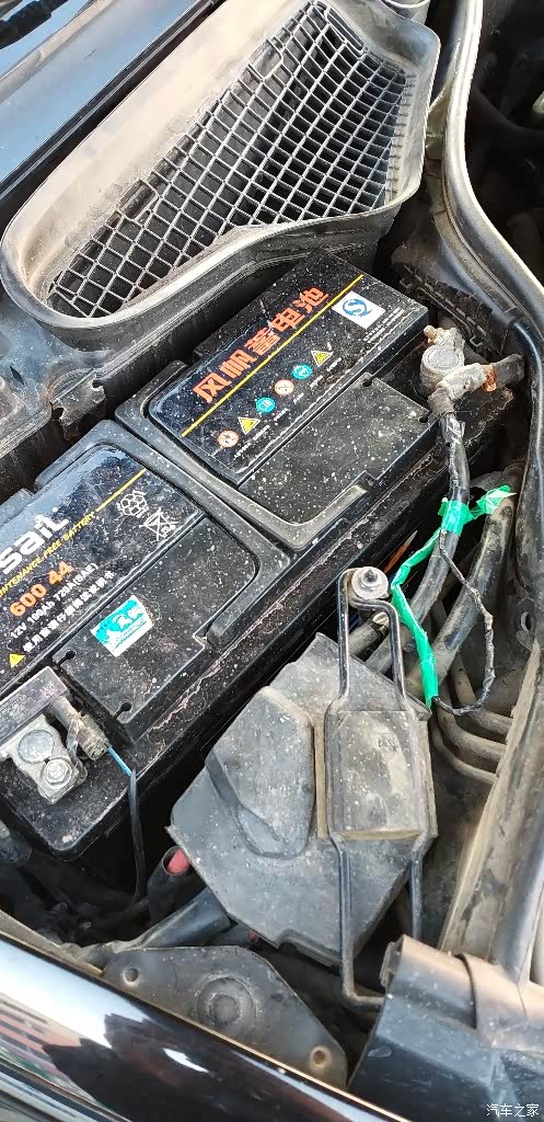 哪位大哥能帮拍下电瓶负极的照片呢?