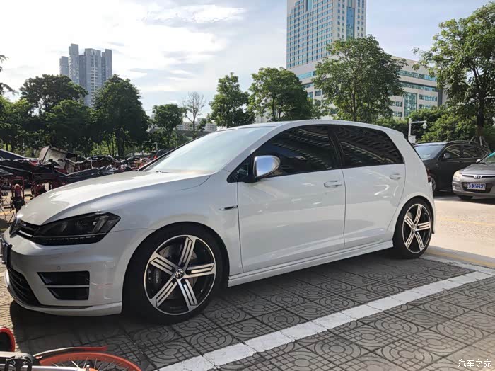 出自用高尔夫7r原厂锻造轮毂一套