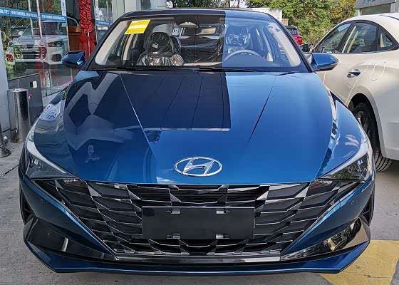 全新第七代现代伊兰特到店冰海蓝色涂装很洋气