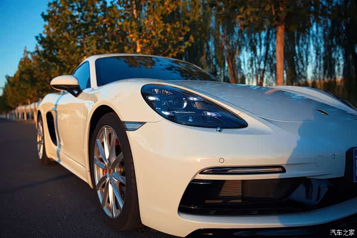 随意岁忆老男孩的跑车情怀718白cayman的深度体验新