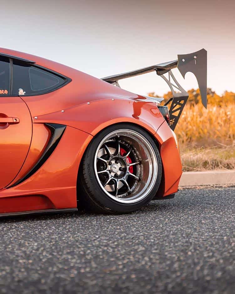 丰田86,帅气的身姿,有谁能不爱呢