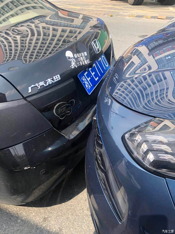 行车注意安全,领克被大货追尾!