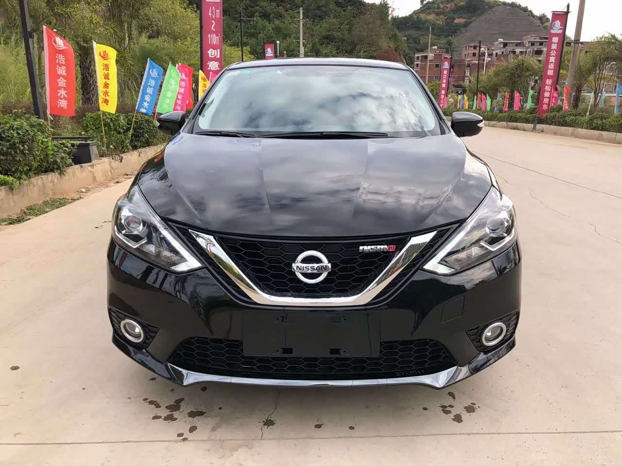 黑色的经典日产轩逸非常有质感