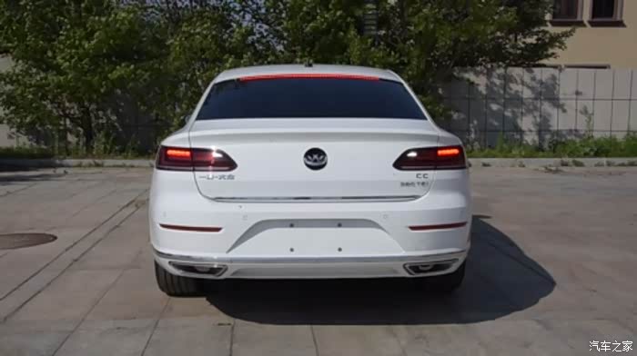 【图】新cc后尾灯简配了啊_一汽-大众cc论坛_汽车之家论坛