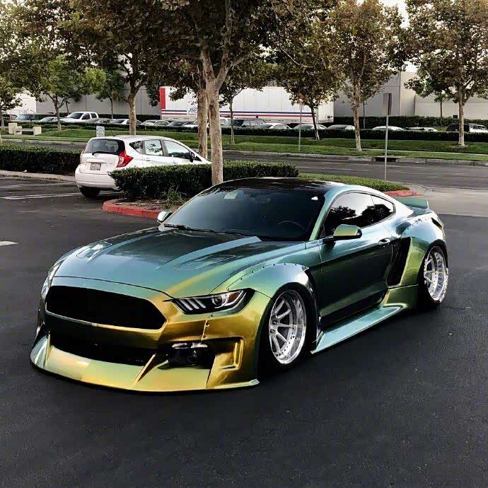 一枚宽体野马的这颜色帅的有点过分