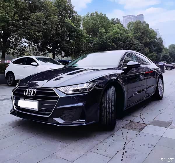 自己拍了一组奥迪a7的图片给大家看看帅吧