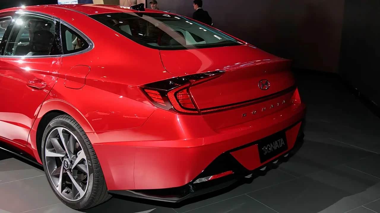 北京现代给我们带来了全新一代的索纳塔.