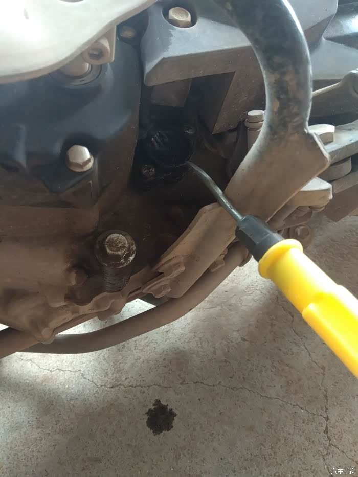 【图】雅马哈i8发动机漏机油_摩托车论坛_汽车之家论坛