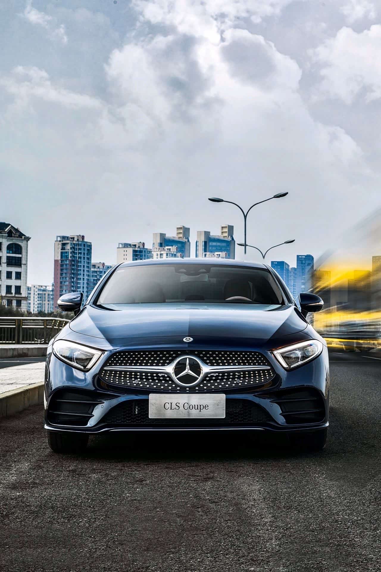 作为奔驰车型凭借着运动时尚的外形一直漂亮