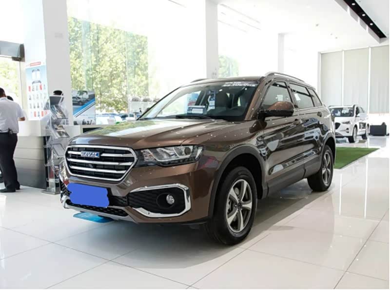 哈弗h6酷派这款车的外观挺不错的个人最喜欢可可棕的酷派