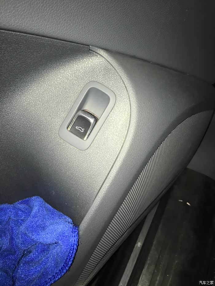 石家庄13款奥迪a4旅行版,升级原厂电动后备箱