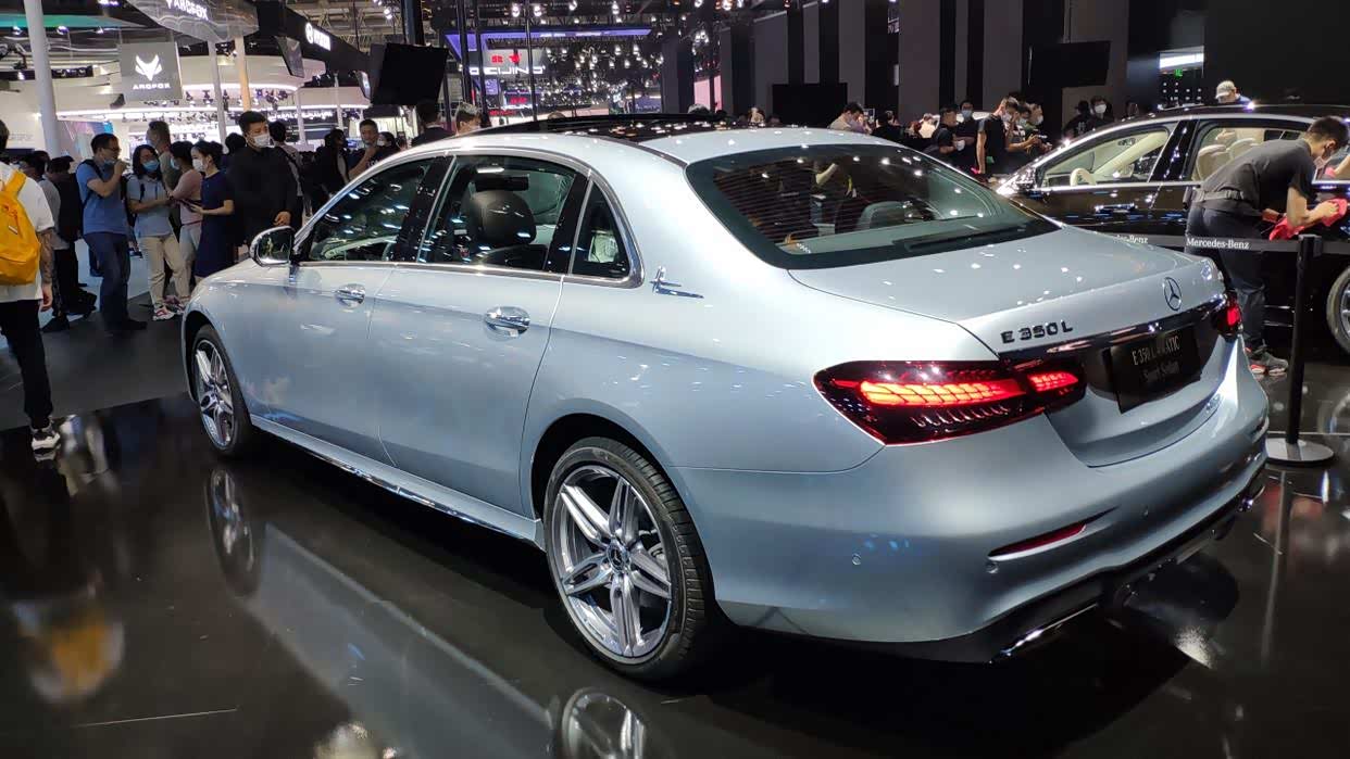 新款北京奔驰e级长轴距版实车外观的造型非常精致又豪华