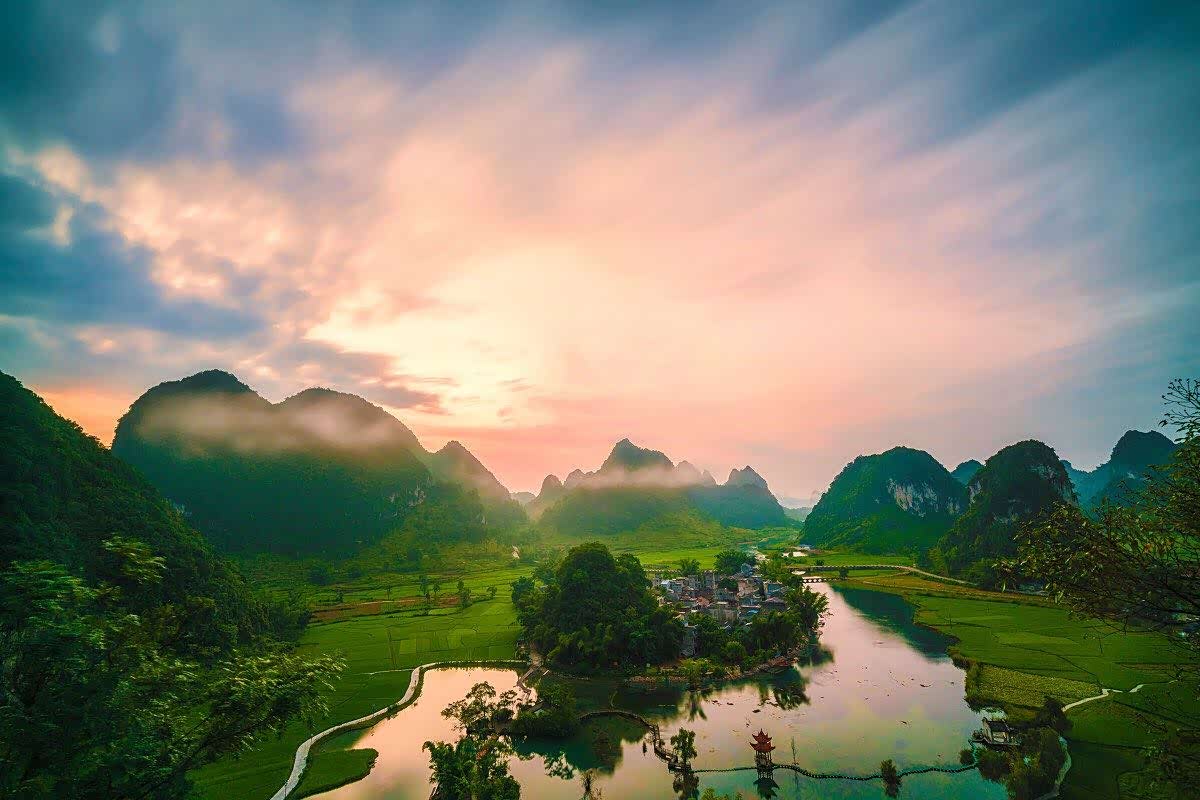 踏遍青山人未老风景这边独好