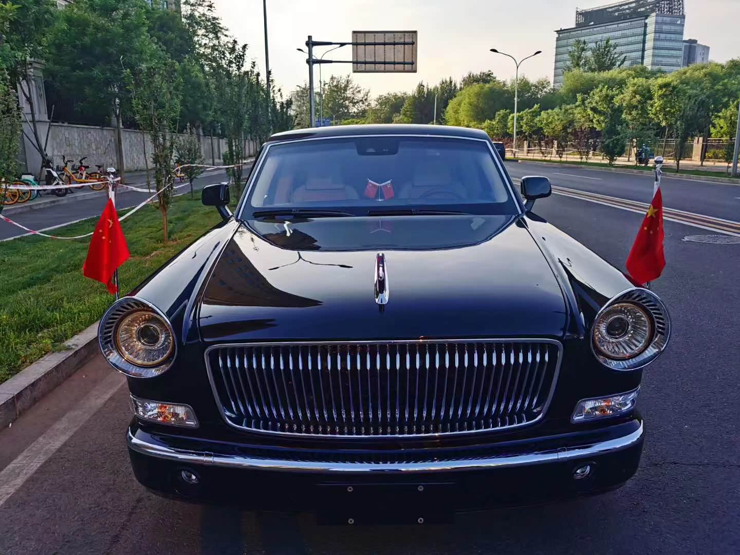 比劳斯莱斯还牛的车,中国一汽-红旗l5