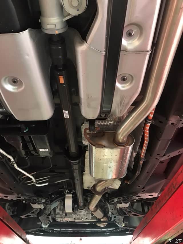 底盘与发动机装甲前后