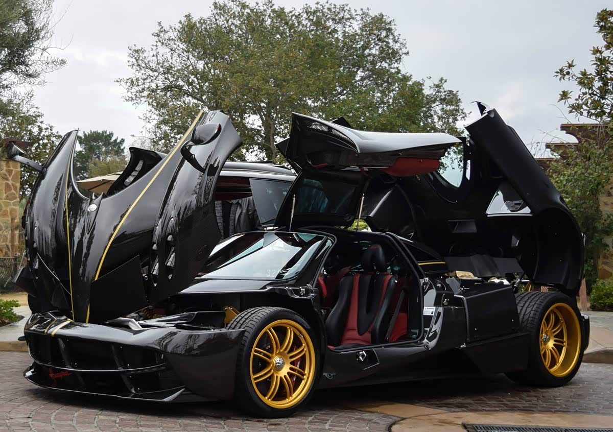 帕加尼huayra满满的都是爆棚的力量