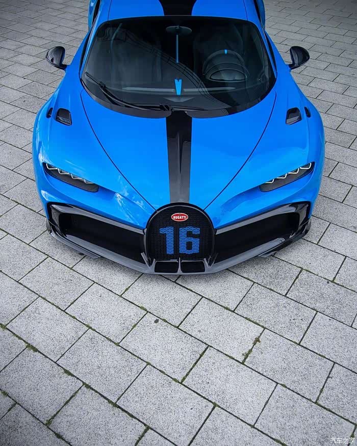 蓝色布加迪bugatti chiron pur豪华跑车.