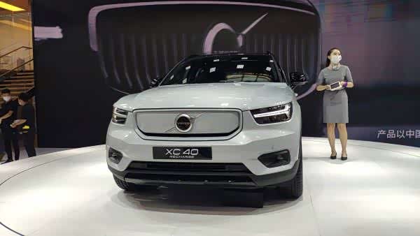 2020年北京车展:全新沃尔沃xc40纯电版实车运动感强
