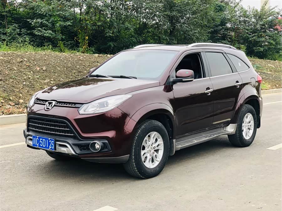 驭胜s350越野路上还是能够经常见到的