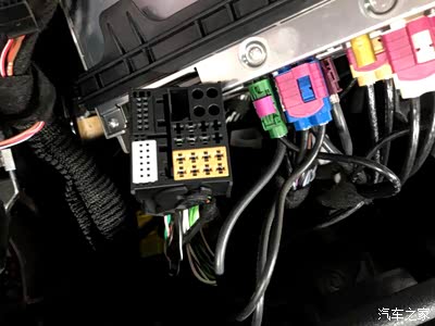 奔驰e coupe 自行升级小柏林音响改装全作业