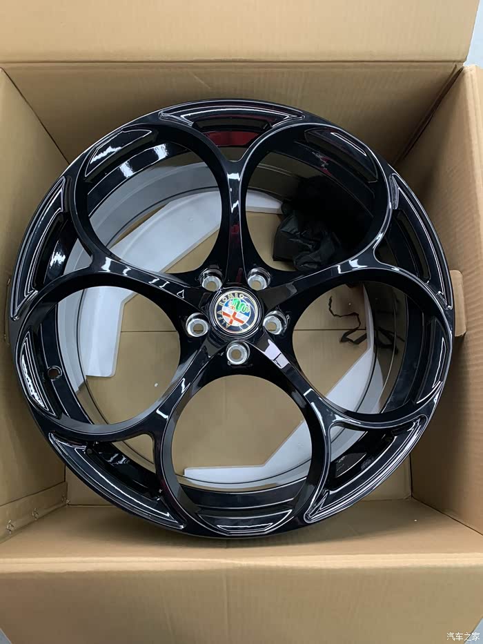 出四只st国锻四叶草轮毂