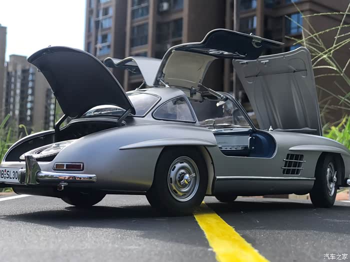 梅赛德斯奔驰300sl一代经典跑车