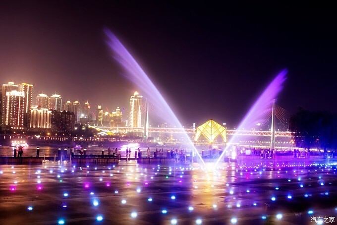 重庆南滨路音乐喷泉图片