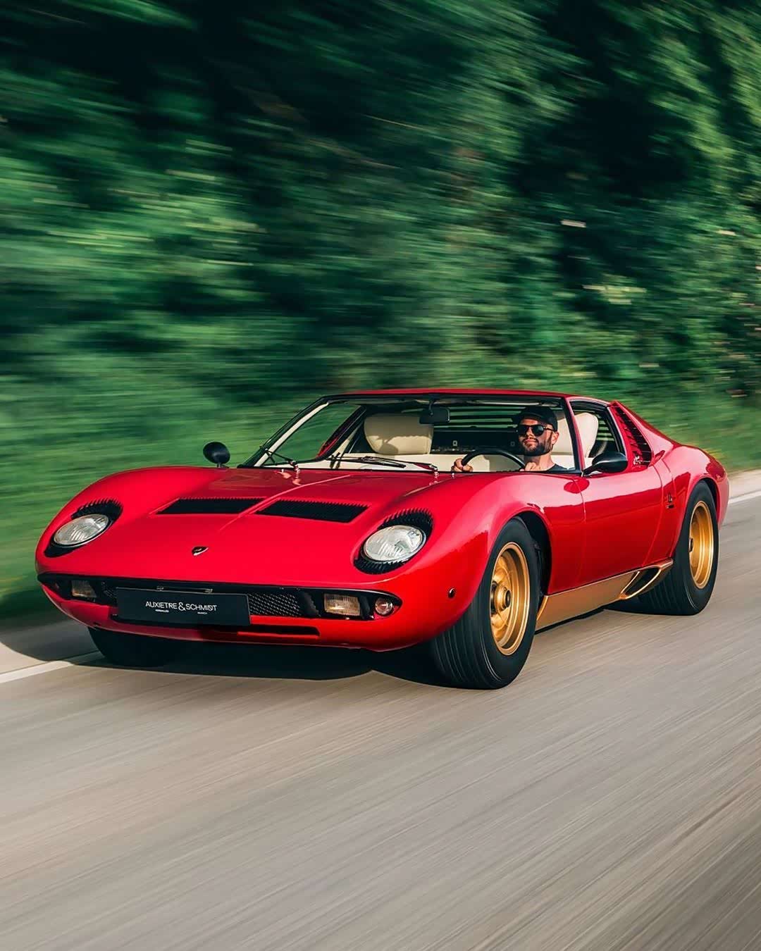 时代经典:1968兰博基尼缪拉p400