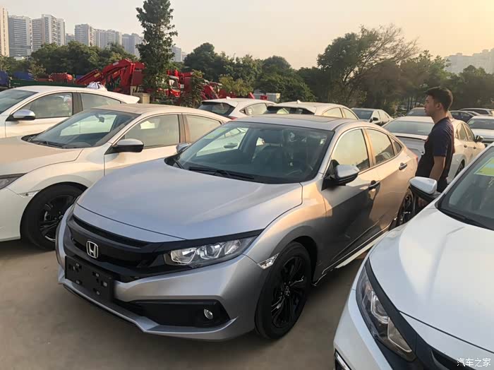 独特的圣辉银思域中的另一道风景线