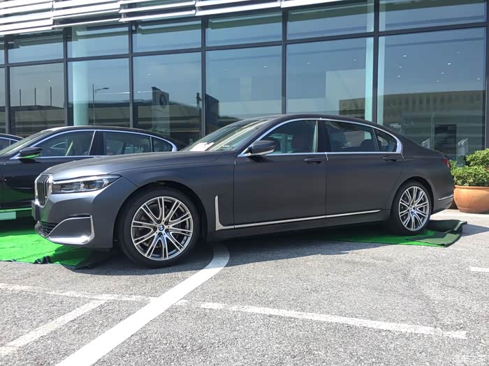 【图】740行政豪华,磨砂极地灰,这个优惠如何_宝马7系论坛_汽车之家